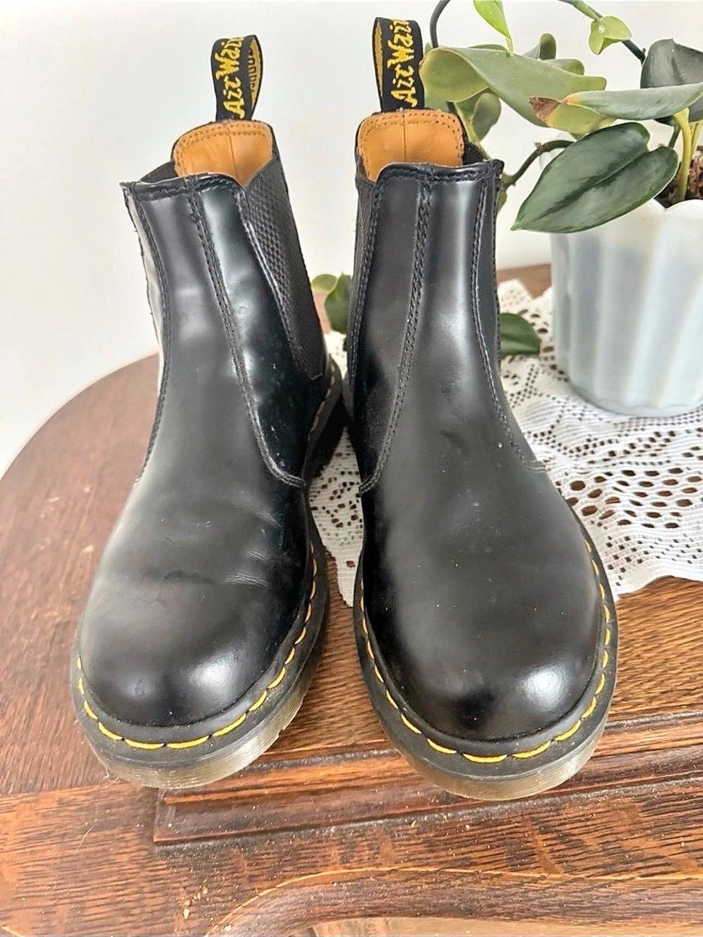 Dr. Martens 2976 Yellow Stitch Smooth Leather Chelsea Boots Black Chelsea Ankle